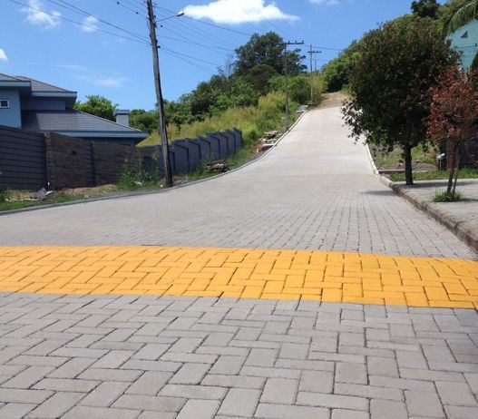 Pavimentação de Estradas com Piso Holândes da Concrefel