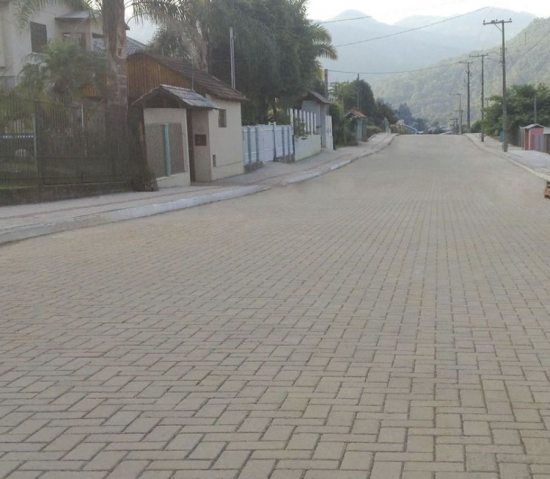 Pavimentação de Estradas com Piso Holândes da Concrefel