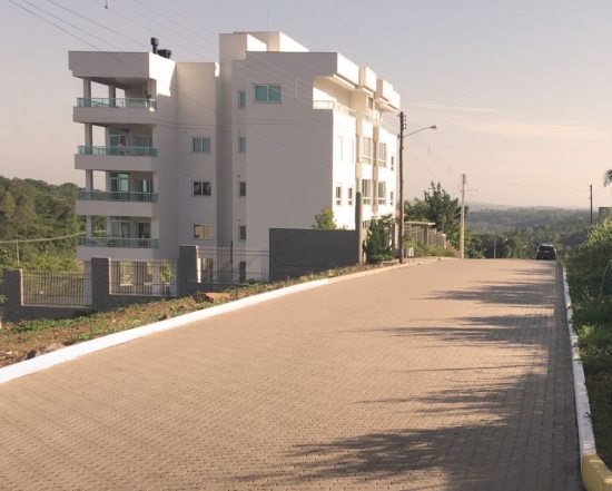 Pavimentação de Estradas com Piso Unistein da Concrefel