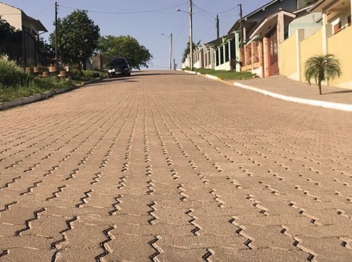 Pavimentação de Estradas com Piso Unistein da Concrefel