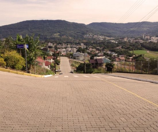 Pavimentação realizada em várias ruas do bairro Matiel na cidade de Feliz - RS